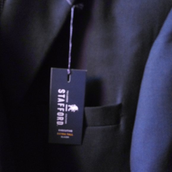 Stafford Big & Tall Executive Blazer - Picture 3 of 8